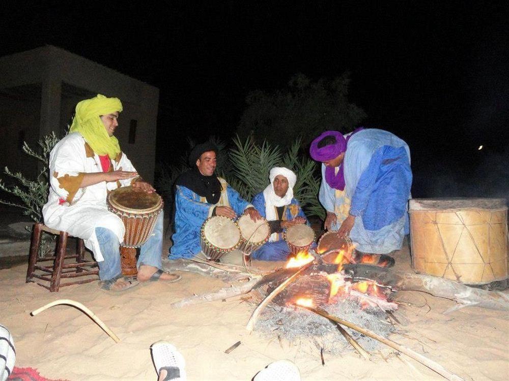 Les Pyramides Hotel Merzouga Buitenkant foto