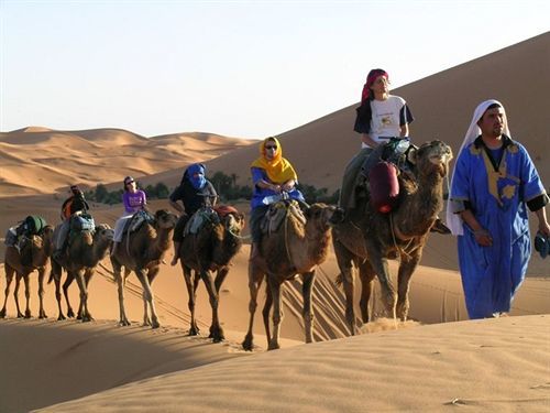 Les Pyramides Hotel Merzouga Buitenkant foto
