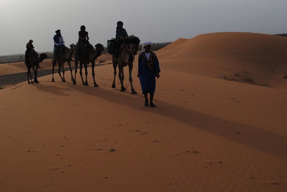 Les Pyramides Hotel Merzouga Buitenkant foto